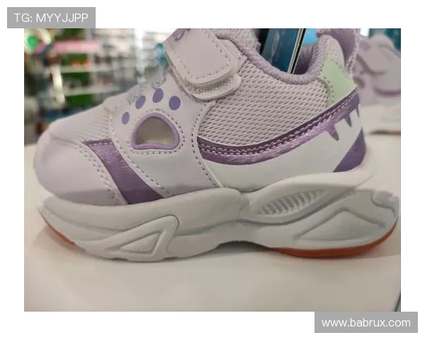 adg电玩鞋专业制鞋工艺，确保每一步行走都稳定舒适无压力